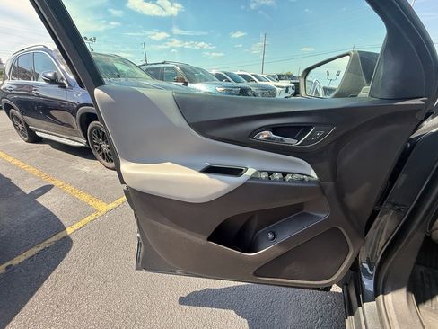 Used 2019 Chevrolet Equinox LT w/ Sun & Navigation Package FWD image 11