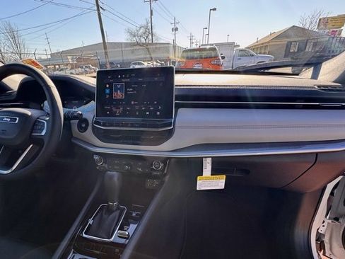 New 2026 Jeep Compass Limited image 12