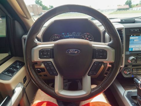 Used 2018 Ford F150 Lariat w/ Equipment Group 502A Luxury AWD/4WD image 25