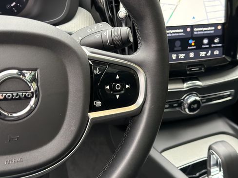 Certified 2025 Volvo XC60 B5 Plus image 20