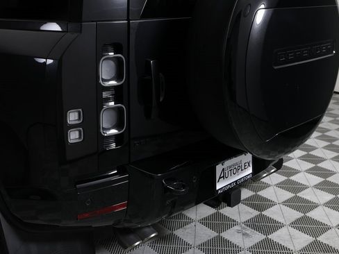 Used 2024 Land Rover Defender 90 V8 image 48