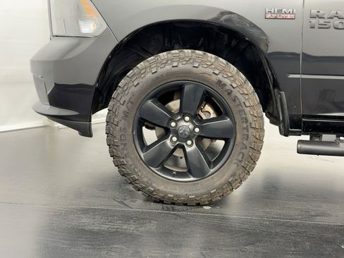 Used 2016 RAM 1500 Express w/ Black Ram 1500 Express Group image 27