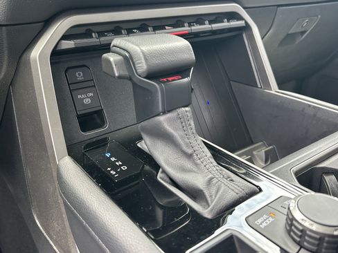 Used 2025 Toyota Tundra Limited w/ TRD Off-Road Package AWD/4WD image 31