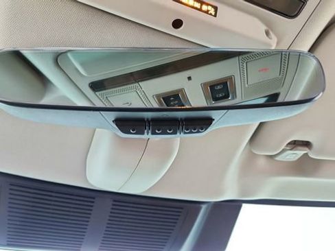 Used 2024 Land Rover Defender 110 SE image 57