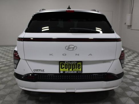 Used 2024 Hyundai Kona Limited FWD image 11