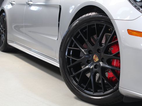 Used 2022 Porsche Panamera GTS AWD/4WD image 23