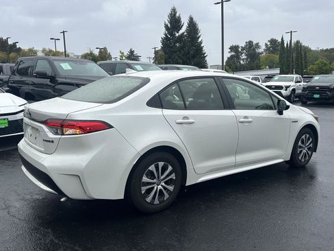 Certified 2021 Toyota Corolla LE FWD image 6
