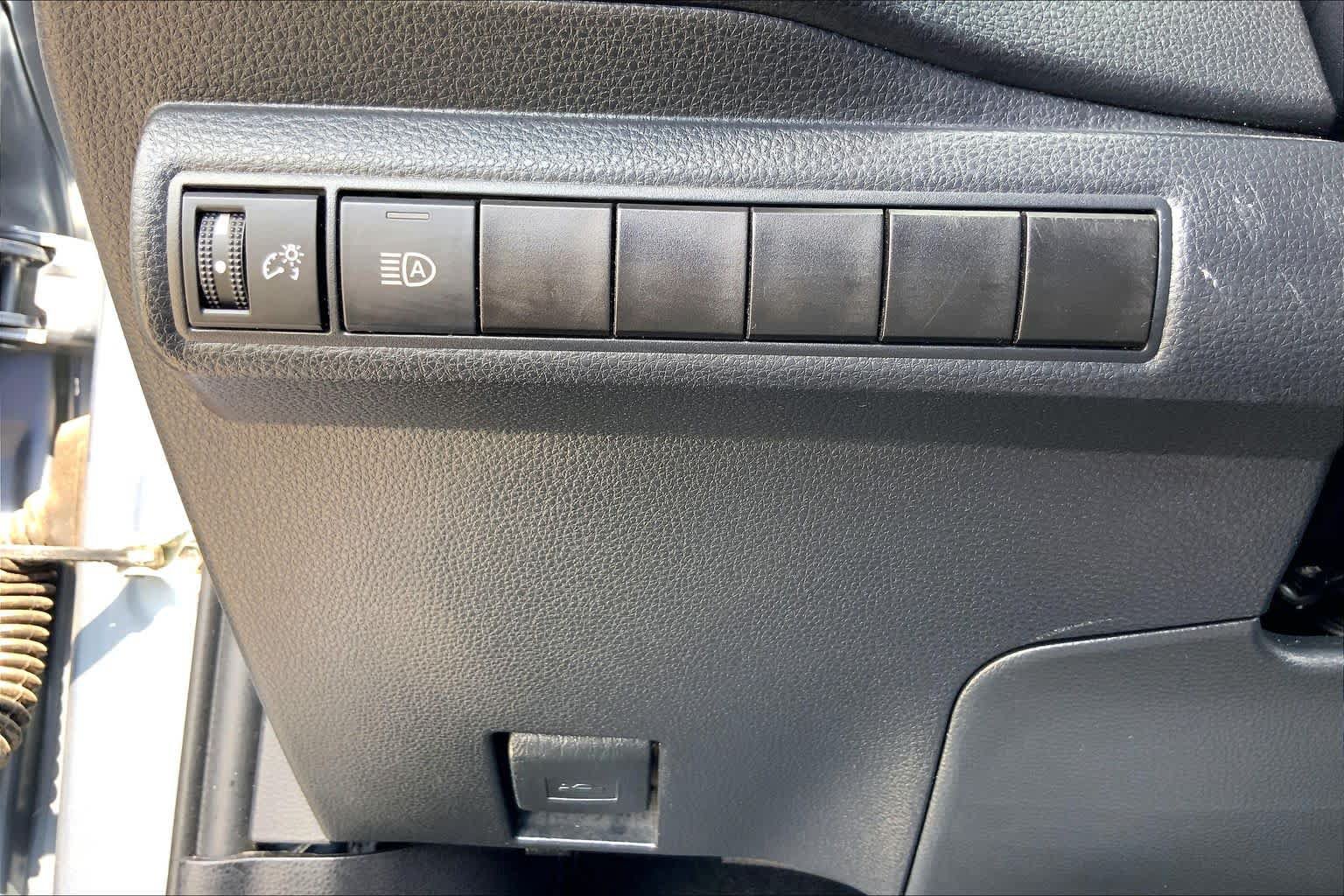 Used 2024 Toyota Corolla LE FWD image 33