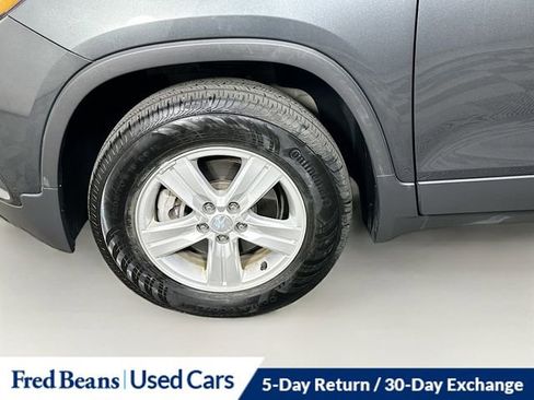 Used 2020 Chevrolet Trax LS w/ Tint and Cruise Package AWD/4WD image 30