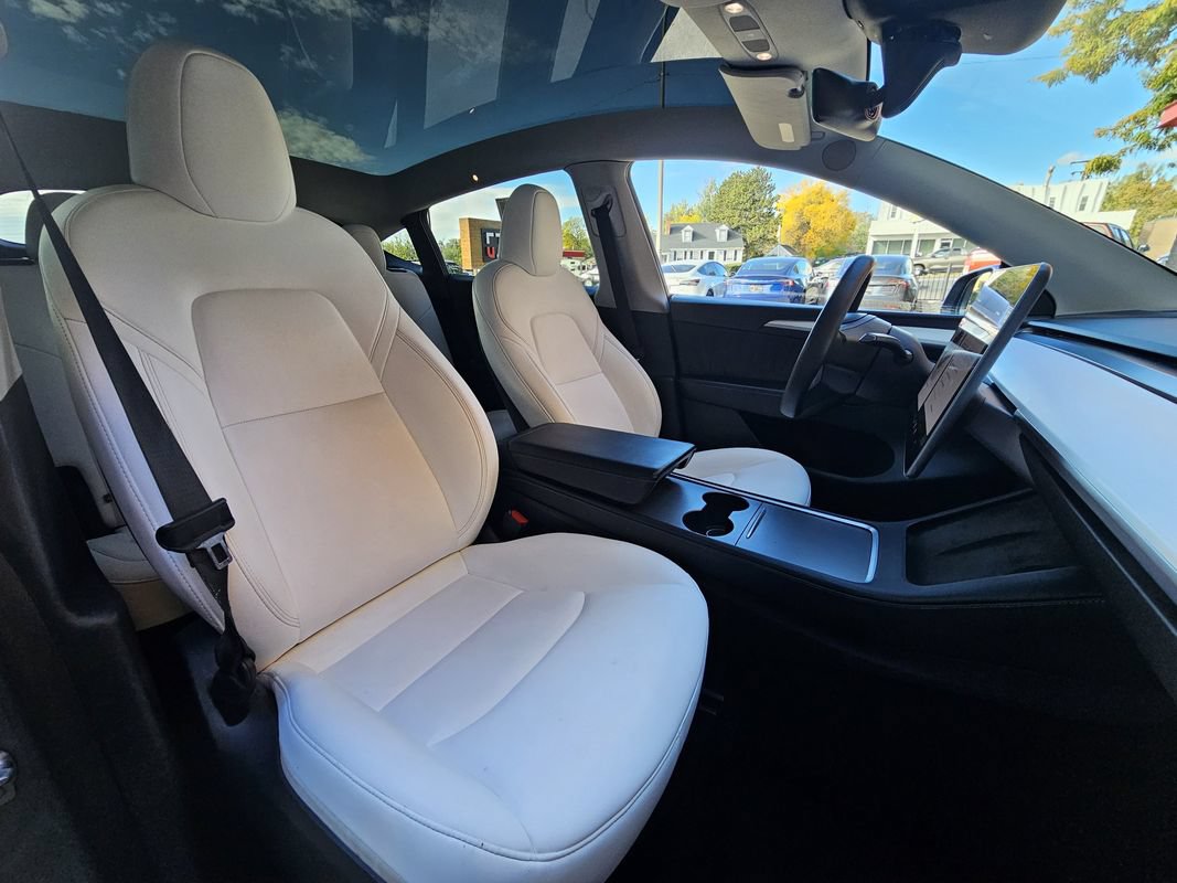 Used 2025 Tesla Model Y Long Range AWD/4WD image 16