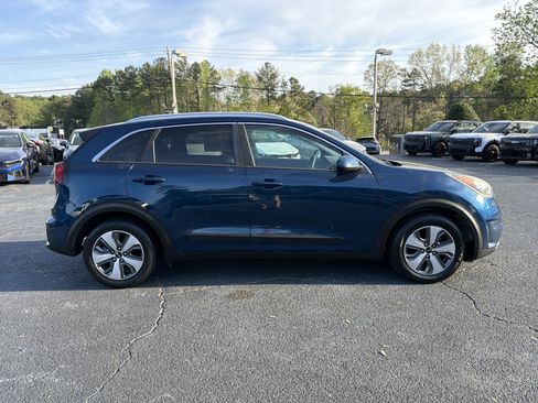 Used 2018 Kia Niro LX image 7