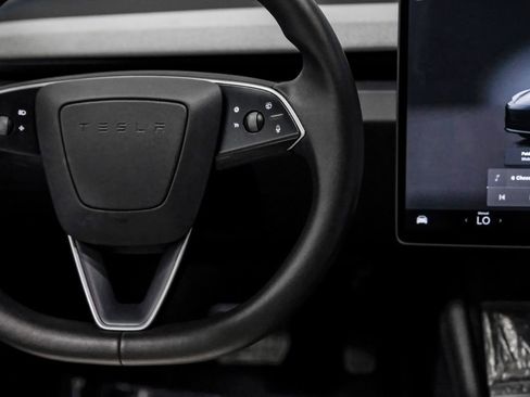 Used 2024 Tesla Model 3 Standard Range RWD image 19