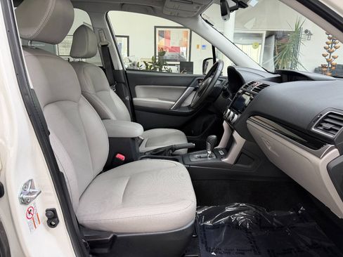 Used 2017 Subaru Forester 2.5i Limited AWD/4WD image 17