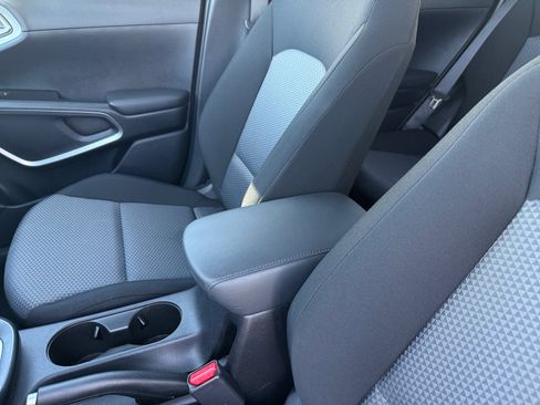 Used 2023 Kia Soul LX FWD image 14