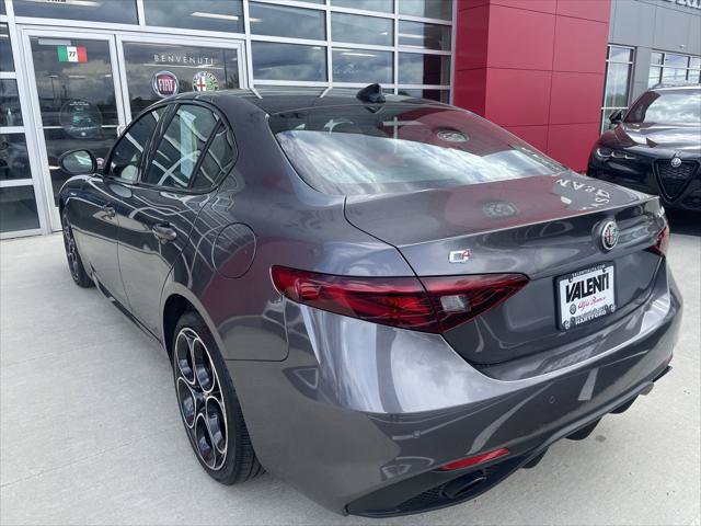 Certified 2022 Alfa Romeo Giulia Veloce AWD/4WD image 11