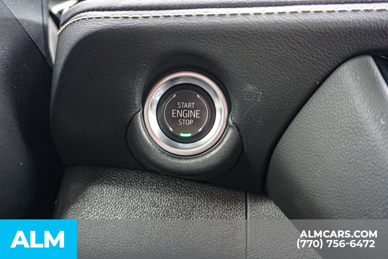 Used 2025 Chevrolet Suburban Premier AWD/4WD image 32