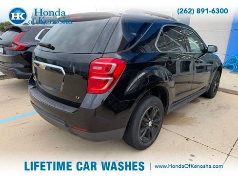 Used 2017 Chevrolet Equinox LT FWD image 2