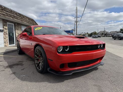 Used 2016 Dodge Challenger SRT Hellcat image 10