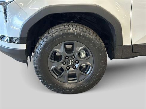 Certified 2025 Lexus GX 550 image 15