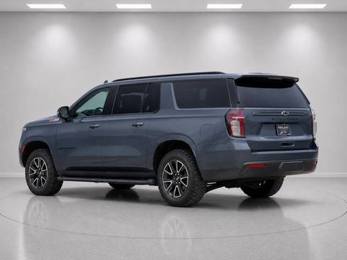 Used 2021 Chevrolet Suburban Z71 w/ Z71 Off-Road Package AWD/4WD image 5