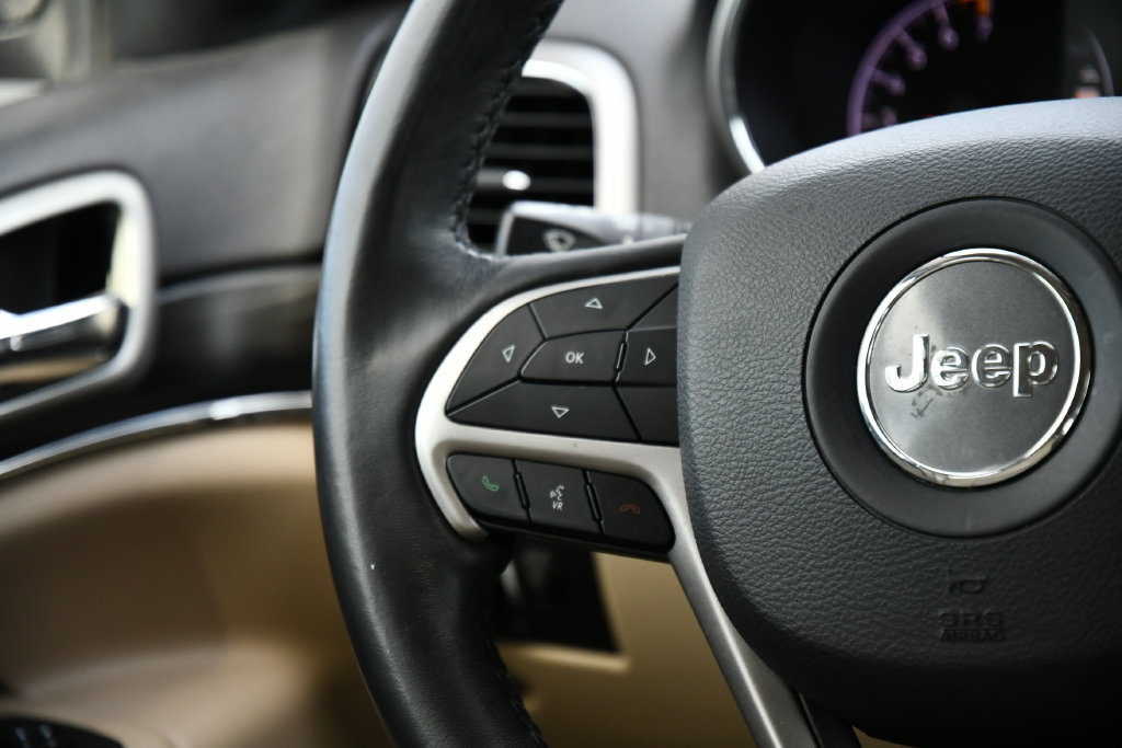 Used 2019 Jeep Grand Cherokee Limited w/ Luxury Group II AWD/4WD image 26
