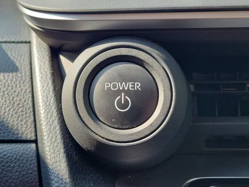 Used 2024 Toyota Prius LE FWD image 28