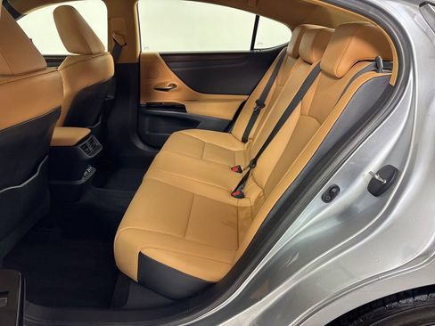 Used 2023 Lexus ES 350 w/ Premium Package image 18