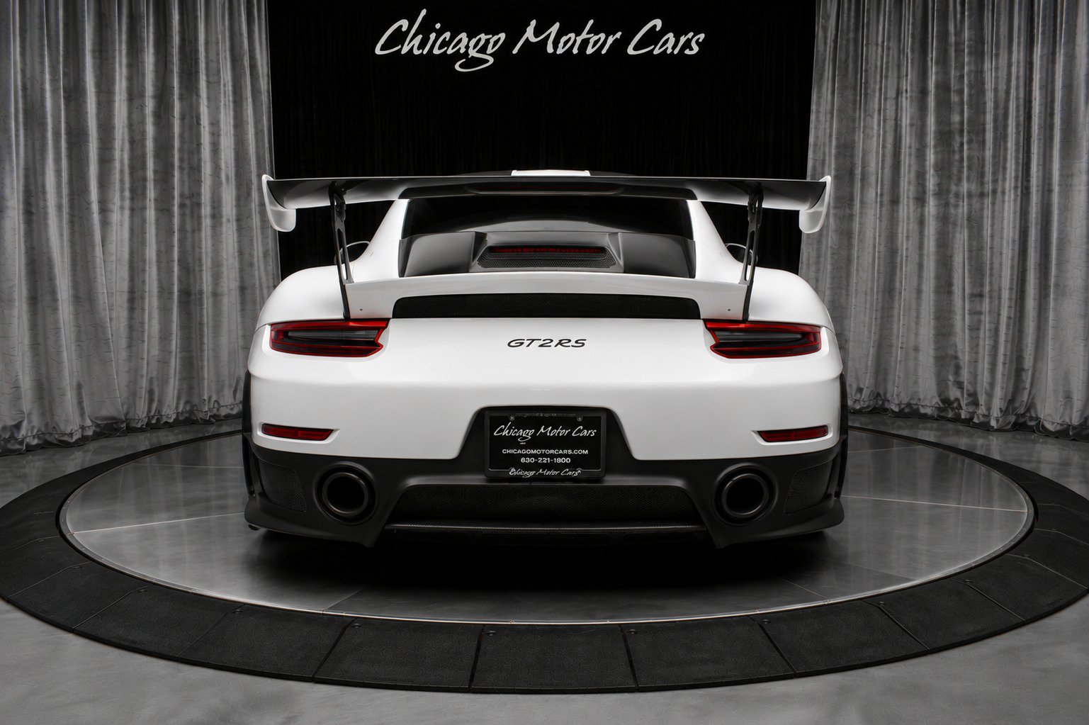 Used 2018 Porsche 911 GT2 RS RWD image 4