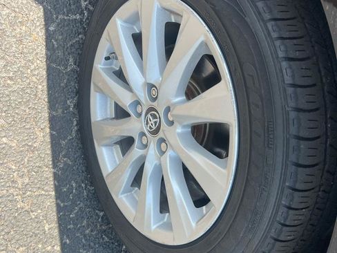 Used 2018 Toyota Camry SE FWD image 24
