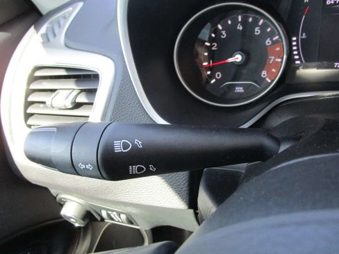 Used 2018 Jeep Compass Latitude AWD/4WD image 22