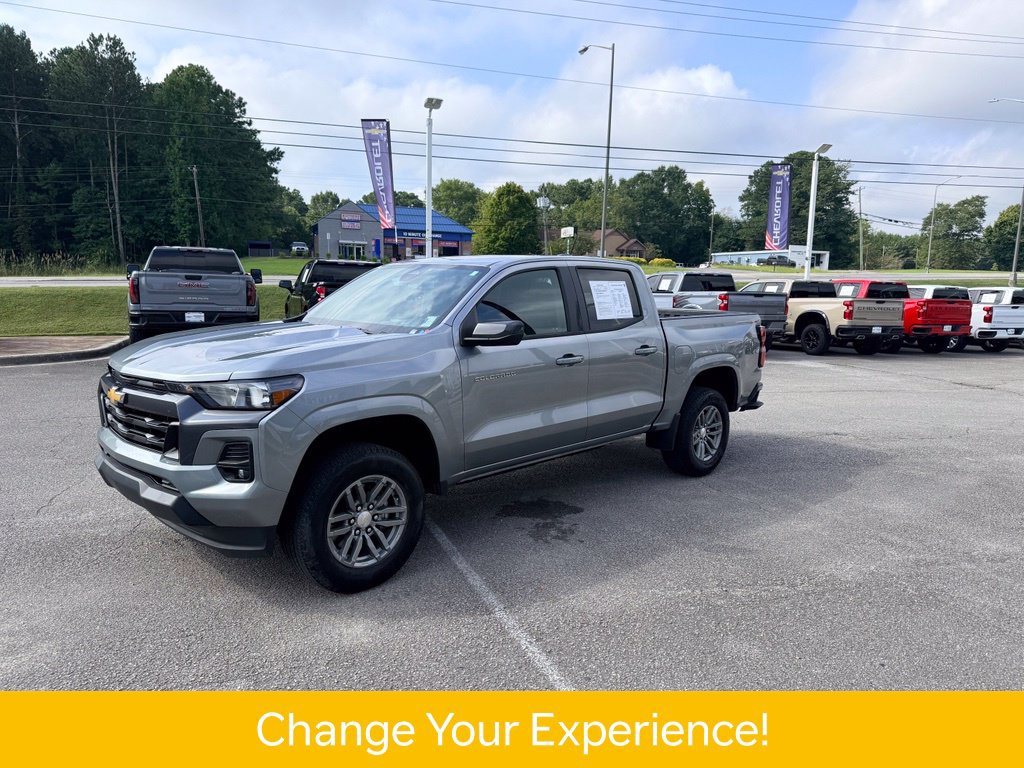 Used 2024 Chevrolet Colorado LT w/ LT Convenience Package II RWD image 2