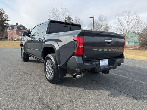 Used 2025 Toyota Tacoma TRD Off-Road image 6