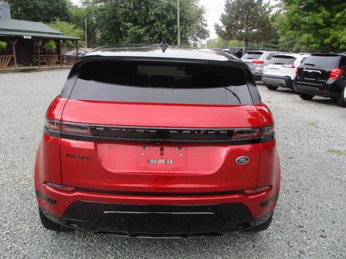 Used 2021 Land Rover Range Rover Evoque R-Dynamic SE image 4