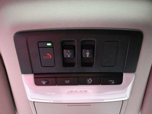 Used 2022 Nissan Pathfinder Platinum w/ Cargo Package AWD/4WD image 37