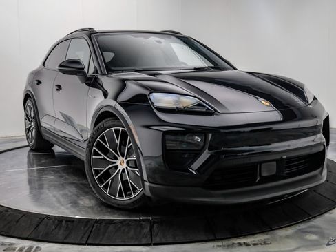 Used 2025 Porsche Macan 4 Electric AWD/4WD image 24