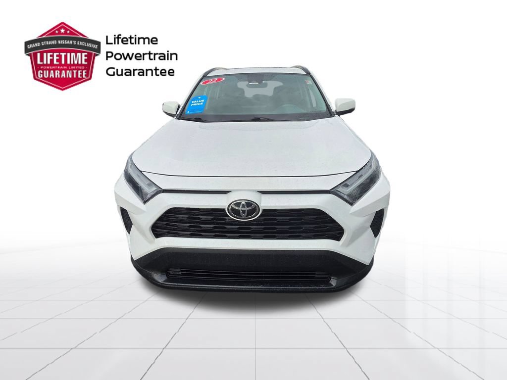 Used 2022 Toyota RAV4 XLE w/ Convenience Package FWD image 4