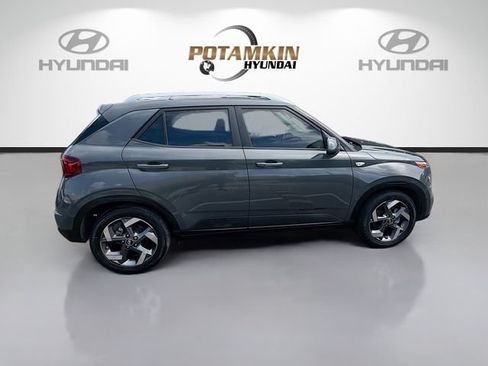 Certified 2024 Hyundai Venue SEL FWD image 4