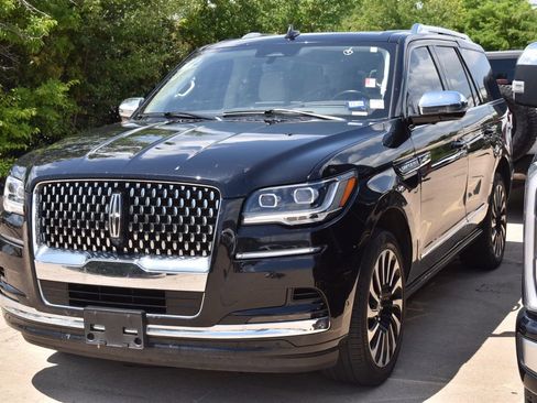 Used 2024 Lincoln Navigator Black Label AWD/4WD image 2