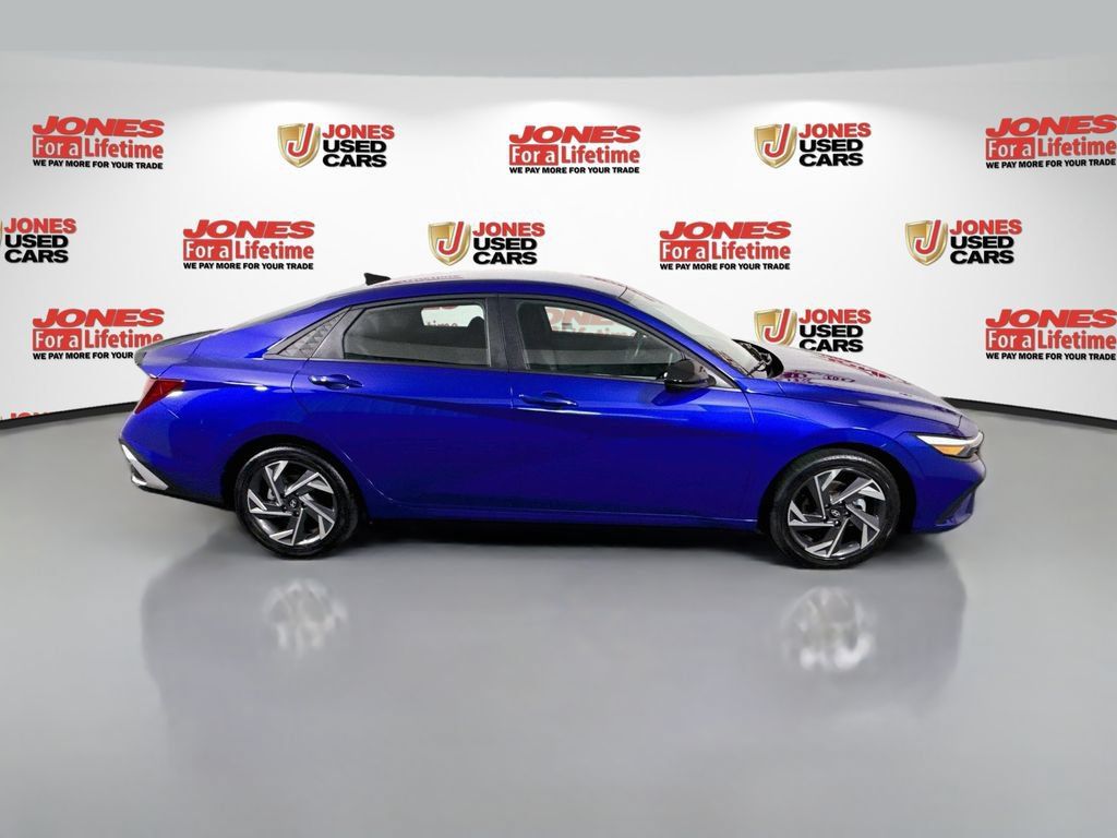 Certified 2025 Hyundai Elantra Sport FWD image 16