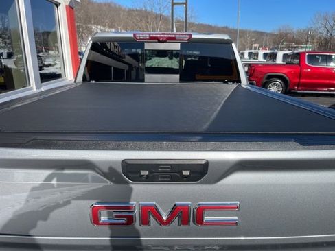 Used 2024 GMC Sierra 1500 AT4 w/ Technology Package image 14