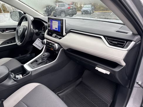 New 2025 Toyota RAV4 XLE FWD image 33