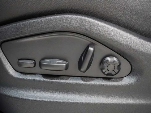 Certified 2026 Porsche Cayenne AWD/4WD image 24
