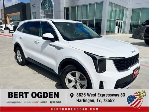 Used 2025 Kia Sorento LX FWD image 1
