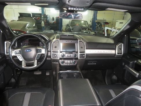 Used 2019 Ford F250 Platinum w/ Platinum Ultimate Package AWD/4WD image 45