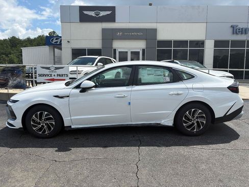 New 2026 Hyundai Sonata Blue FWD image 4
