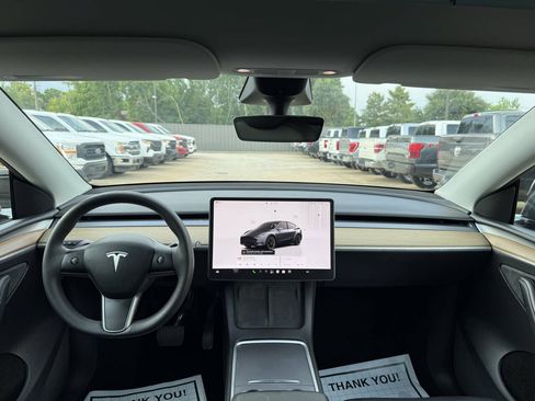 Used 2023 Tesla Model Y AWD image 18