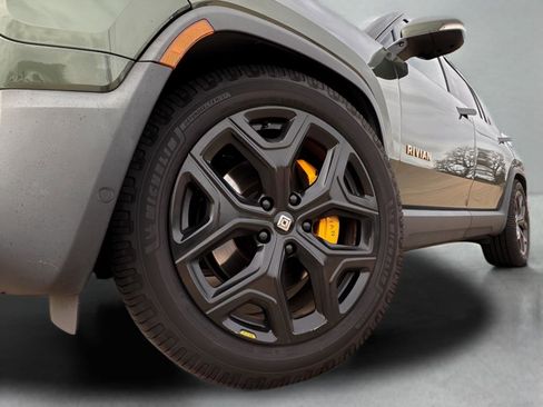 Used 2023 Rivian R1S Adventure image 8