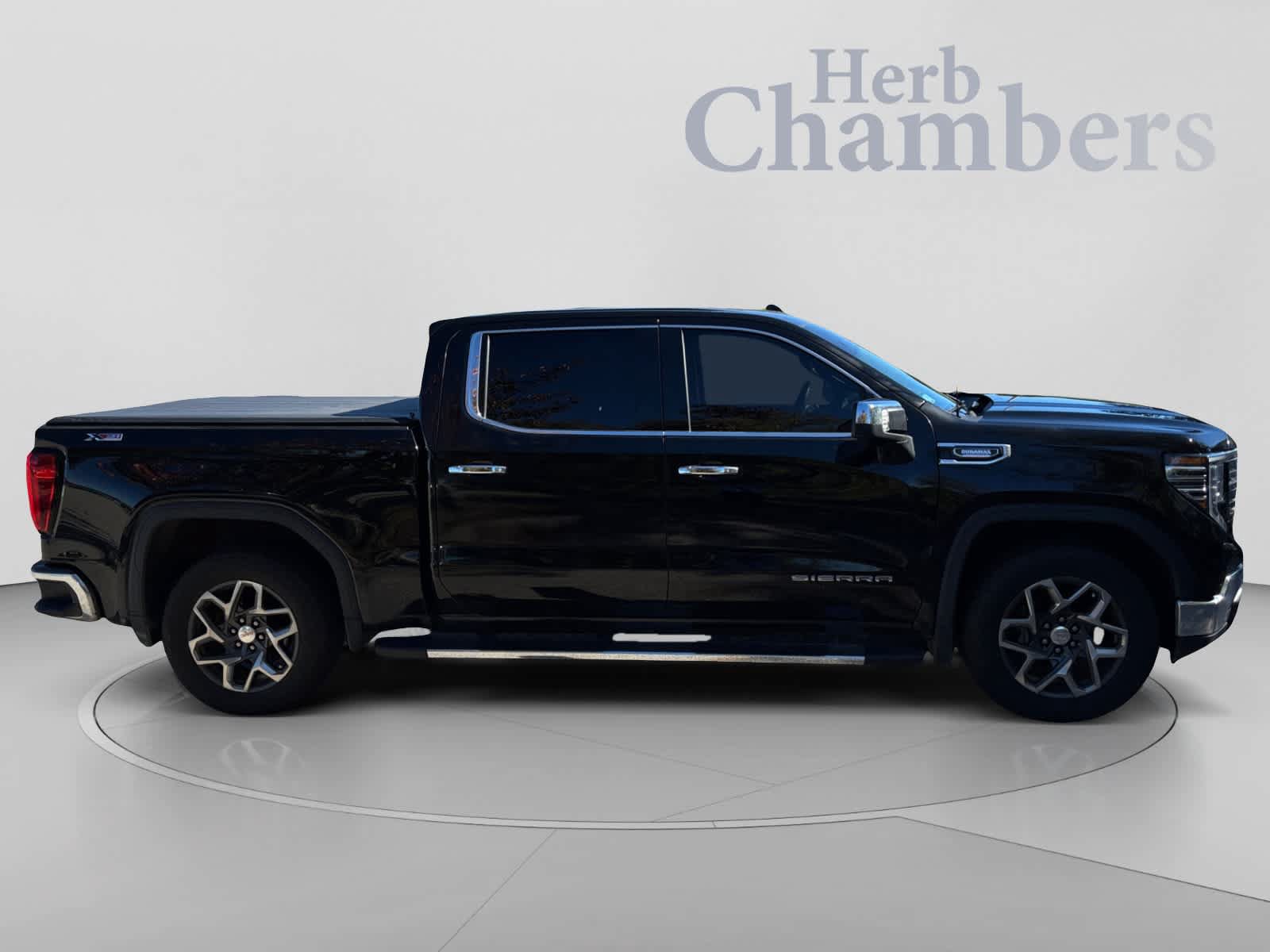Used 2023 GMC Sierra 1500 SLT w/ SLT Premium Package AWD/4WD image 5
