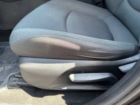 Used 2021 Toyota RAV4 LE FWD image 22