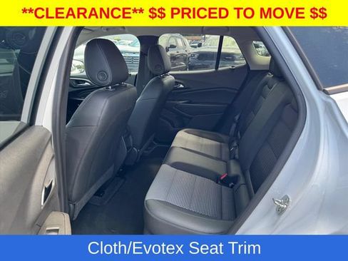 Used 2025 Chevrolet Trax LT FWD image 17
